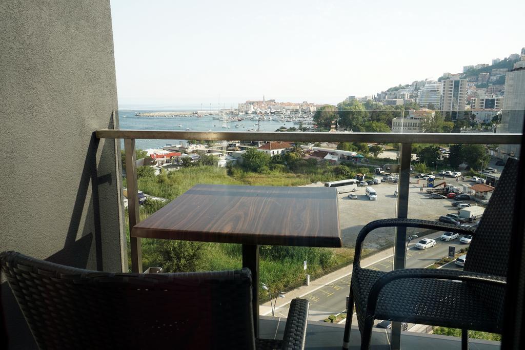 Bay Breeze Apartment