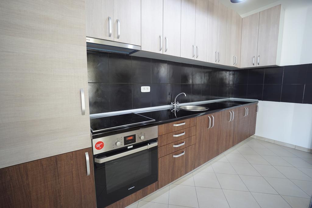Bay Breeze Apartment