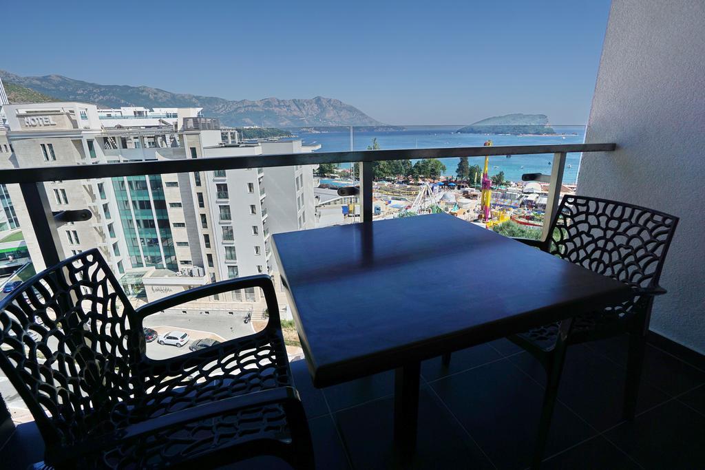 Bay Breeze Budva