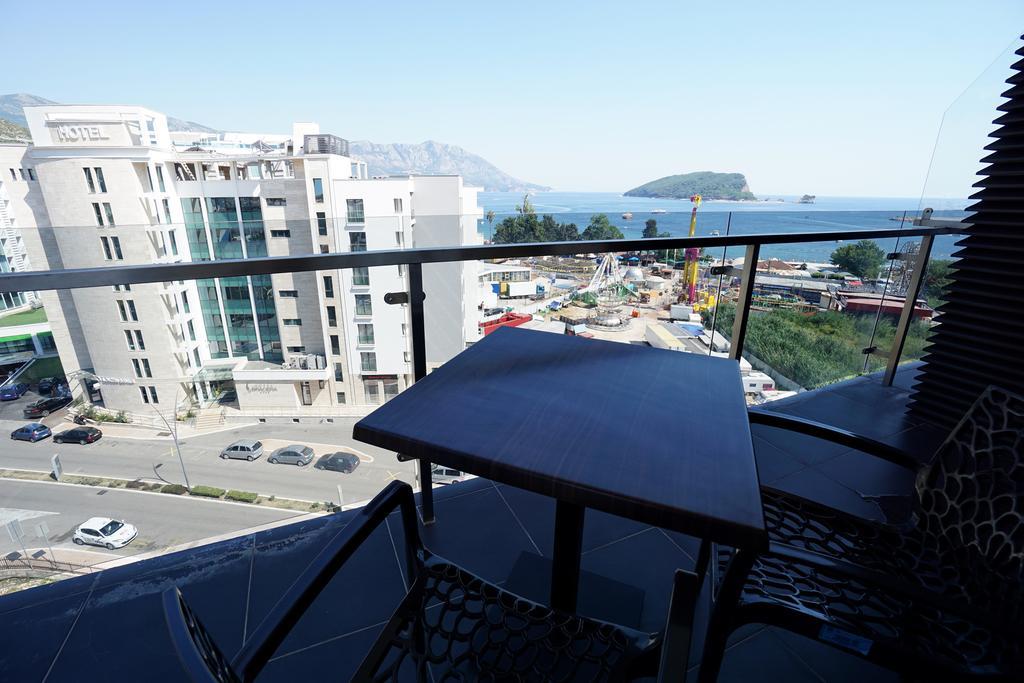 Bay Breeze Budva