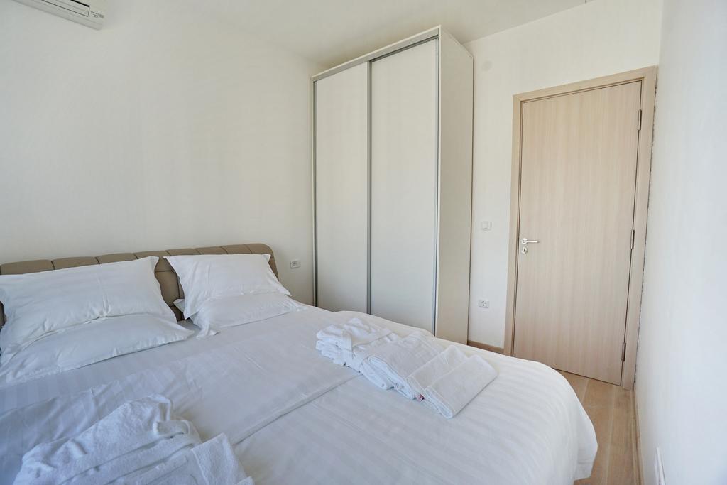Bay Breeze Apartment