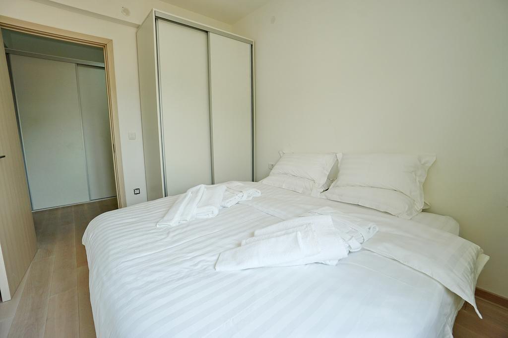 Apartment Bay Breeze