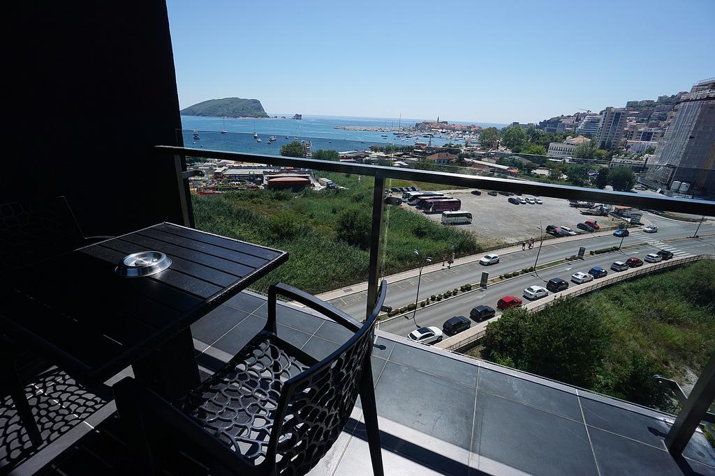 Bay Breeze Apartment *