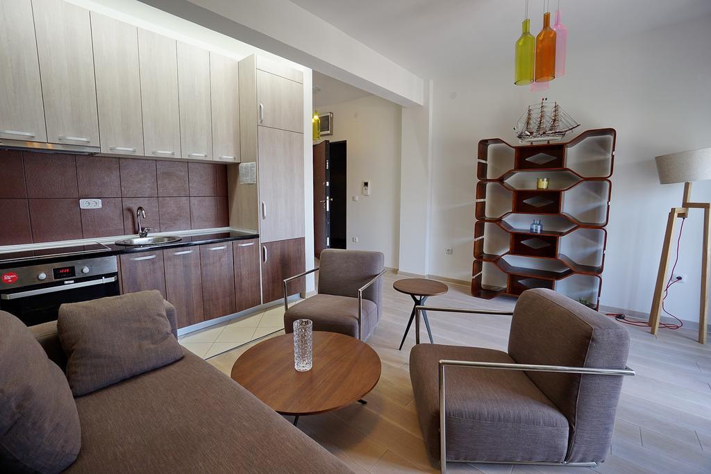 Apartment Bay Breeze