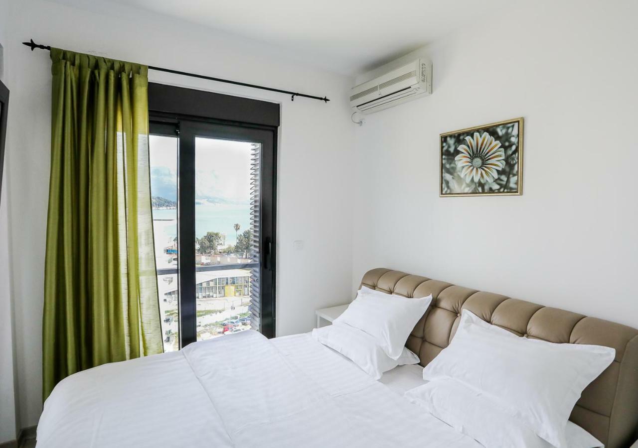 Bay Breeze Apartment *