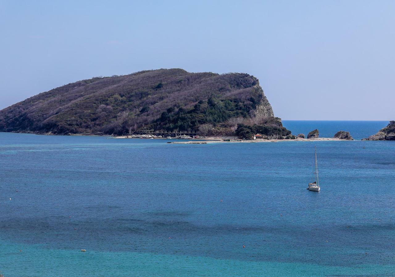 Bay Breeze Budva